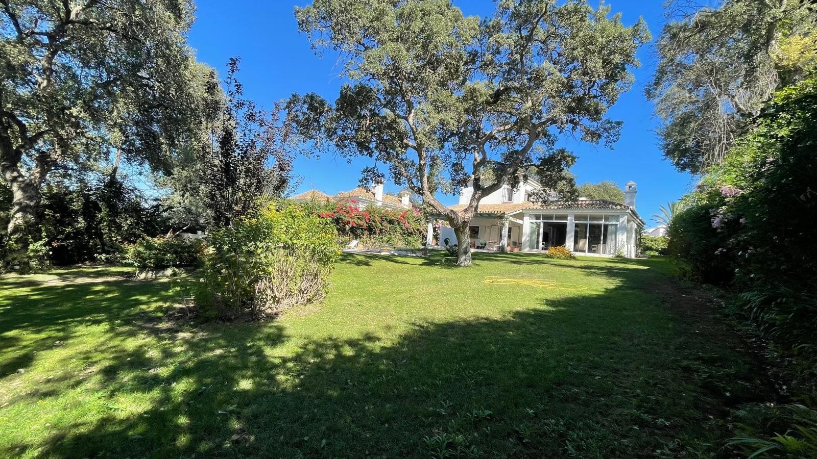 Villa Familiar con Piscina en Zona C, Sotogrande Alto